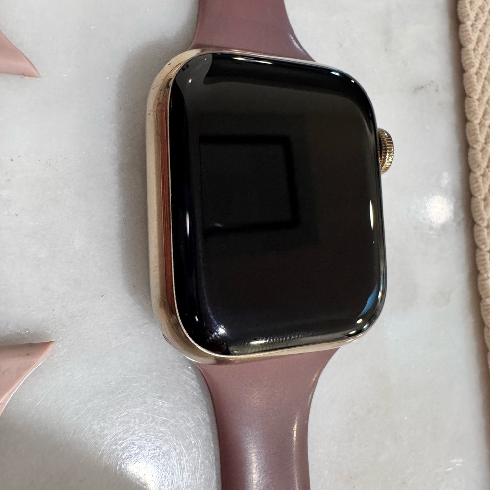 Apple Watch Series 8 - Stainless steel GOLD - 32gb - 41mm